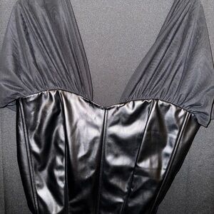 🛍️Elegant Black Faux Leather Top🛍️